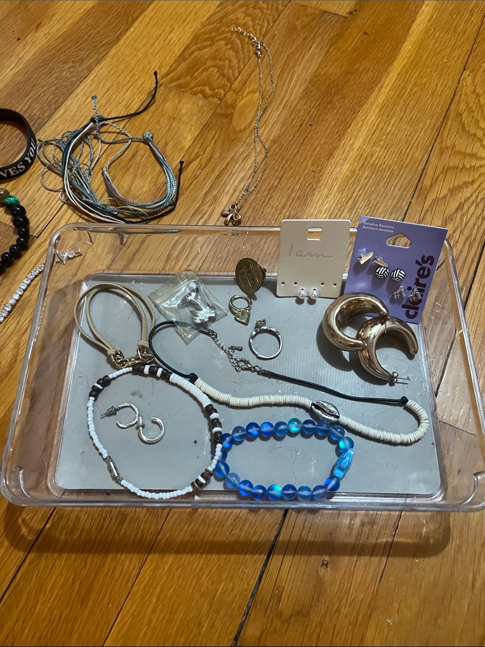 Claire's Blue Beaded Bracelet and White Shell Accent Jewelry Set - Picture 1 of 4